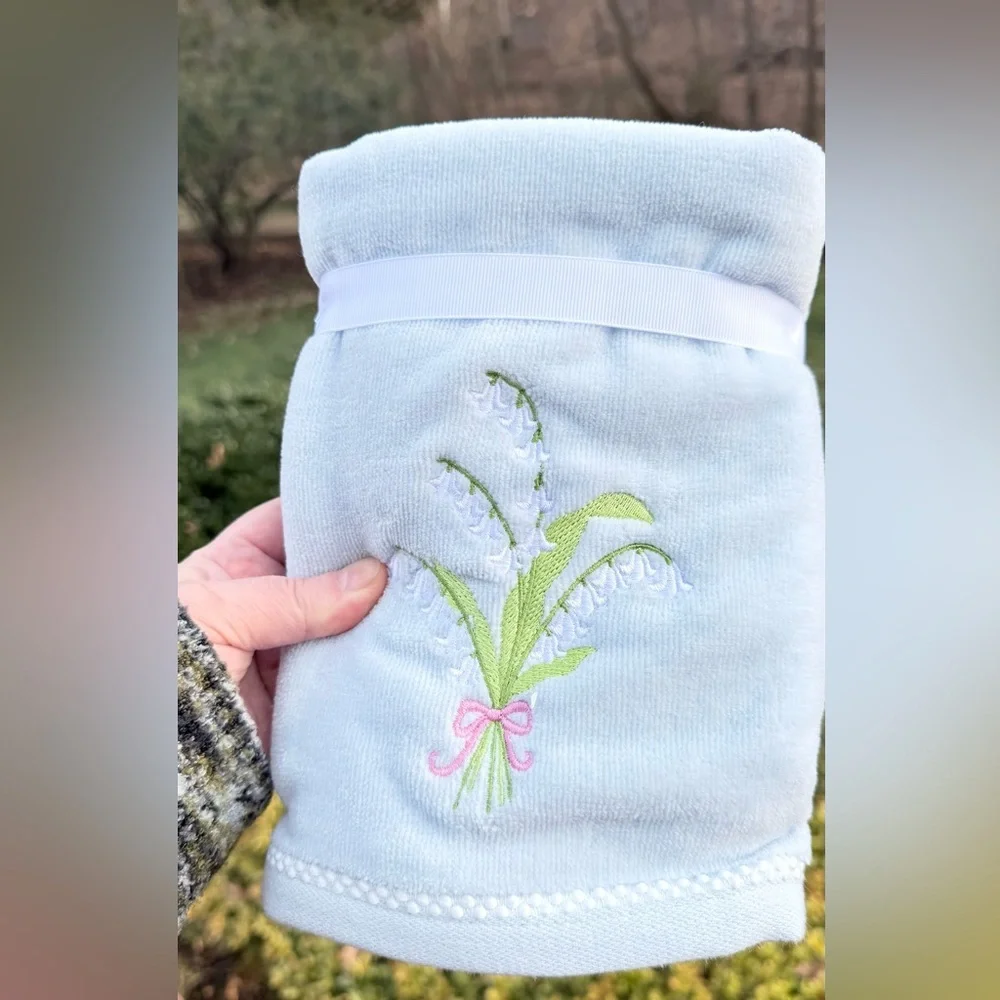 Kassatex Light Blue Towel with Floral lily of the valley Embroidery towels set